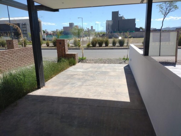 VENTA DUPLEX 3 DORMITORIOS PREMIUM EN DOCTA URBANIZACION ! 