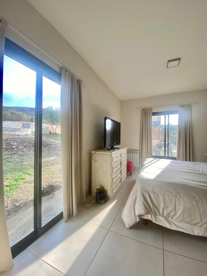 VENTA HERMOSA CASA EN BARRIO CERRADO TIERRA ALTA COMARCA SERRANA