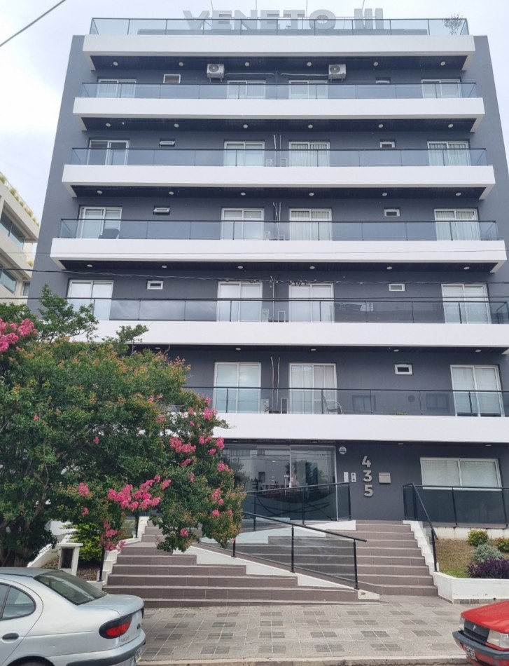 VENTA DPTO 1 DORMITORIO Y COCHERA CENTRO VILLA CARLOS PAZ !!!