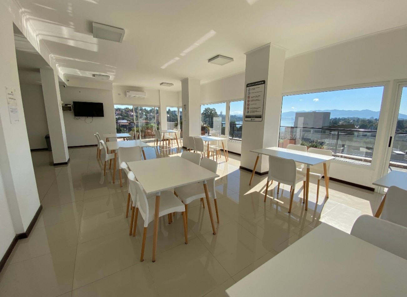 VENTA DPTO 1 DORMITORIO Y COCHERA CENTRO VILLA CARLOS PAZ !!!