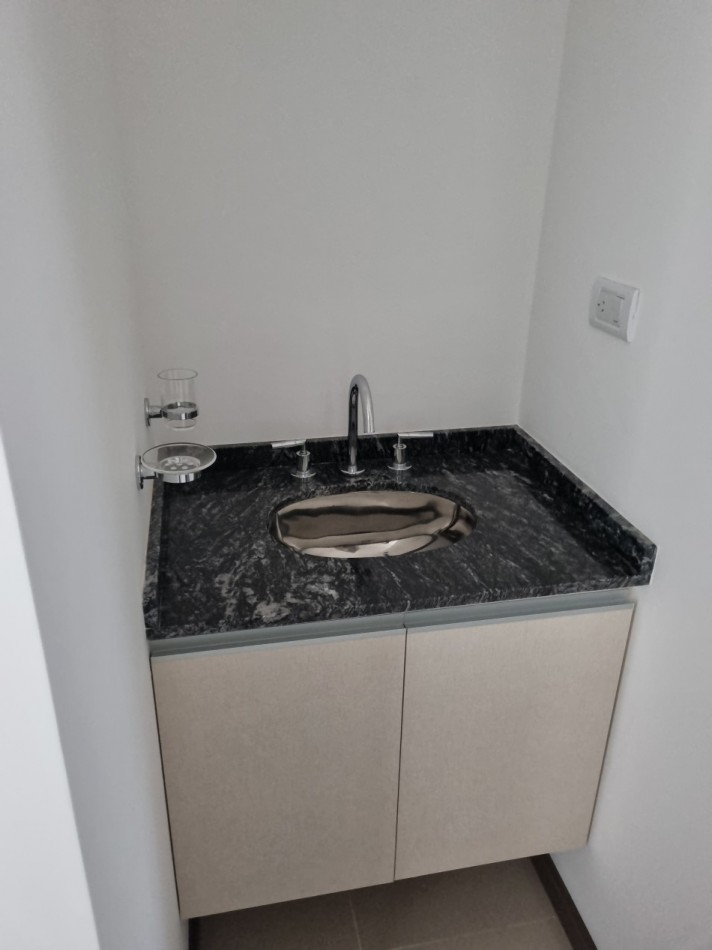 OPORTUNIDAD AMOBLADO!! VENTA DPTO 1 DORMITORIO Y COCHERA A ESTRENAR EN EDIFICIO VENETO VI