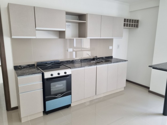 OPORTUNIDAD AMOBLADO!! VENTA DPTO 1 DORMITORIO Y COCHERA A ESTRENAR EN EDIFICIO VENETO VI