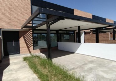 VENTA DUPLEX 3 DORMITORIOS PREMIUM EN DOCTA URBANIZACION ! 